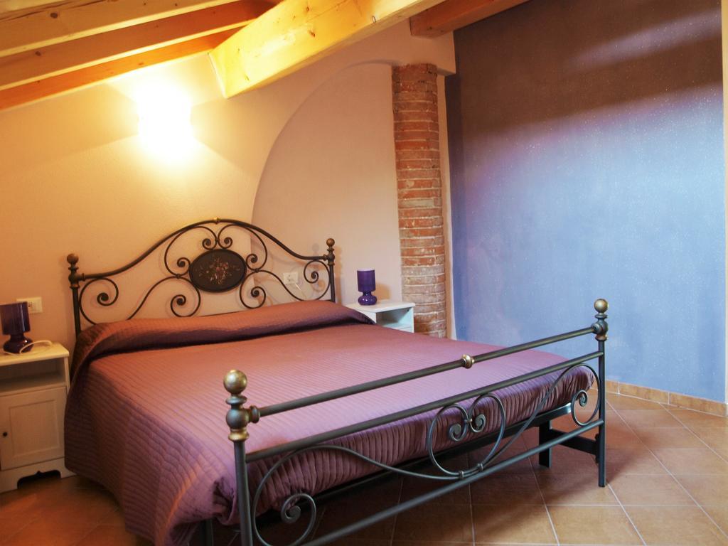 La Cascina Del Sole Hostel Rivarolo del Re ed Uniti ภายนอก รูปภาพ