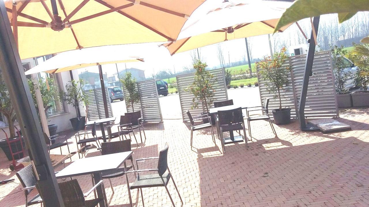 La Cascina Del Sole Hostel Rivarolo del Re ed Uniti ภายนอก รูปภาพ