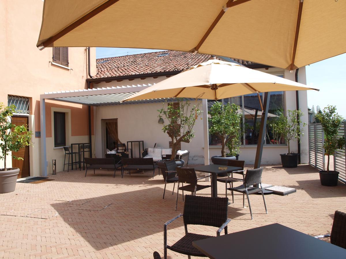 La Cascina Del Sole Hostel Rivarolo del Re ed Uniti ภายนอก รูปภาพ