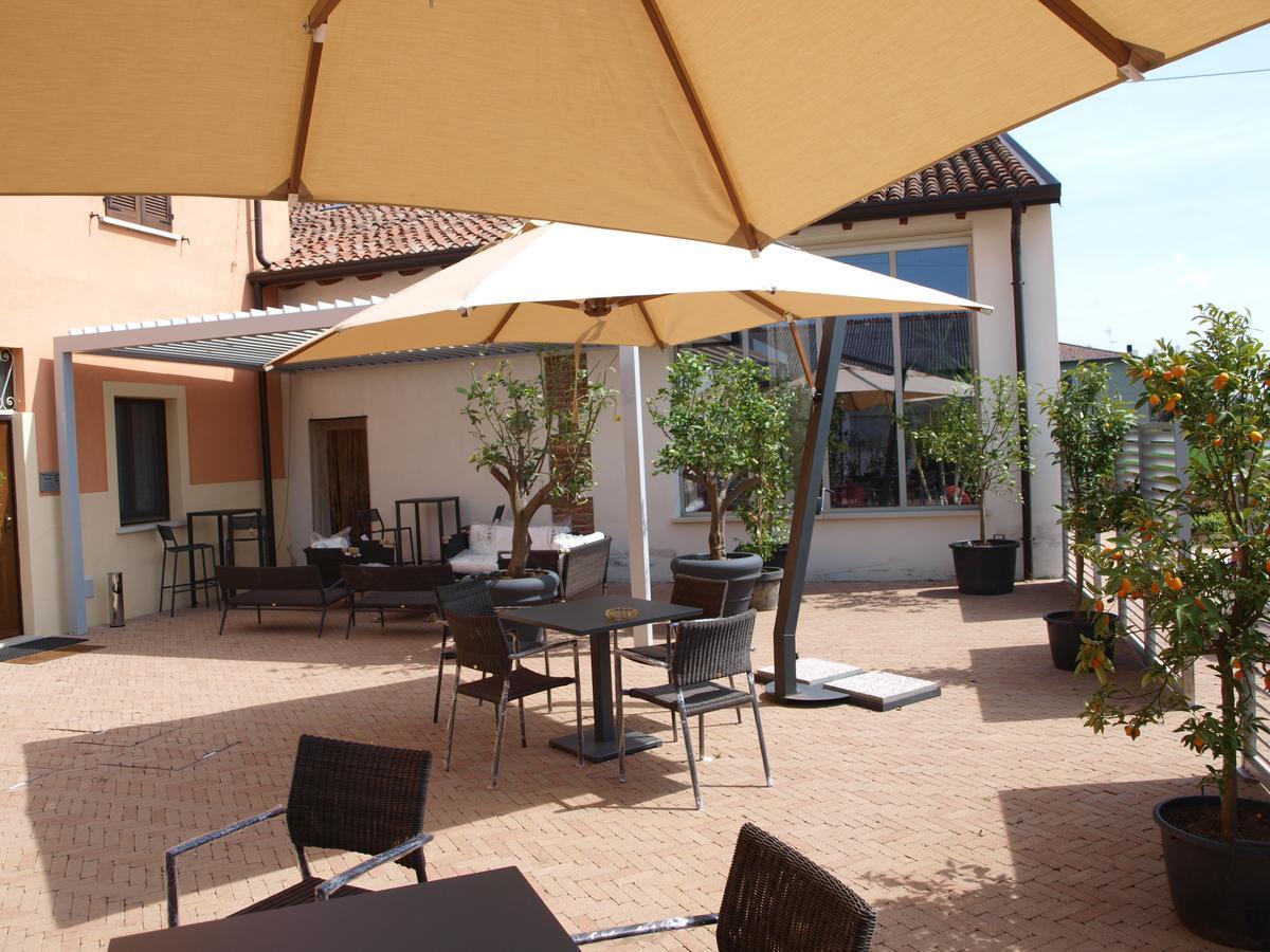 La Cascina Del Sole Hostel Rivarolo del Re ed Uniti ภายนอก รูปภาพ