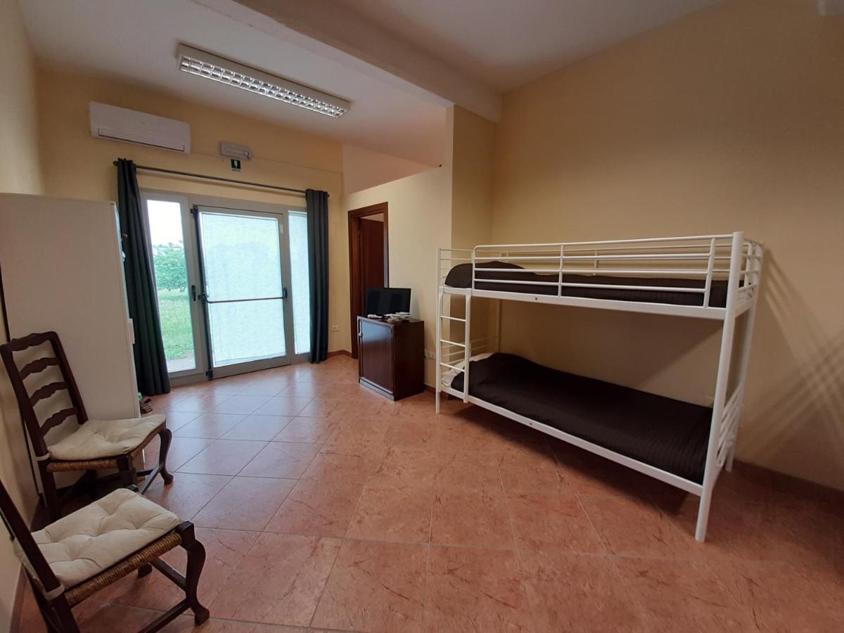 La Cascina Del Sole Hostel Rivarolo del Re ed Uniti ภายนอก รูปภาพ