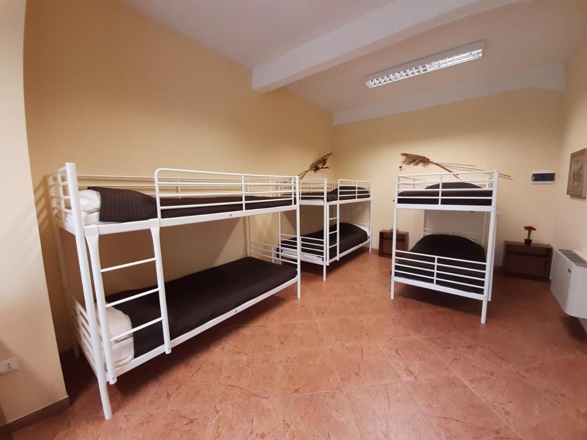 La Cascina Del Sole Hostel Rivarolo del Re ed Uniti ภายนอก รูปภาพ