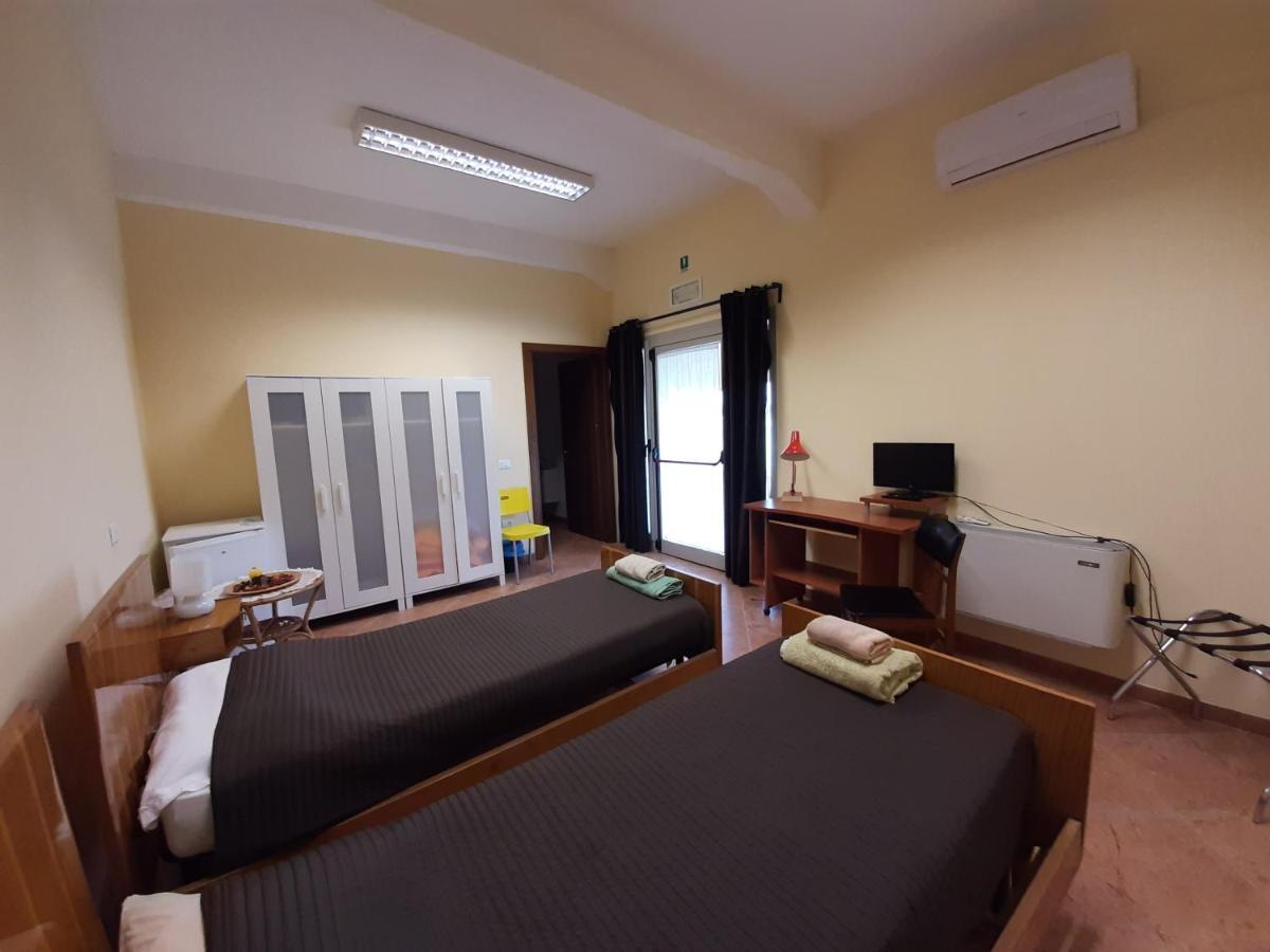 Ostello Breda Hostel Rivarolo del Re ed Uniti ภายนอก รูปภาพ